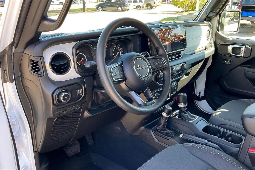 new 2025 Jeep Wrangler car, priced at $39,499