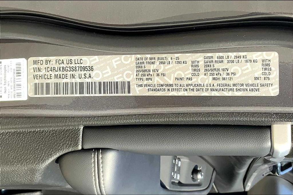 new 2025 Jeep Grand Cherokee L car, priced at $46,692