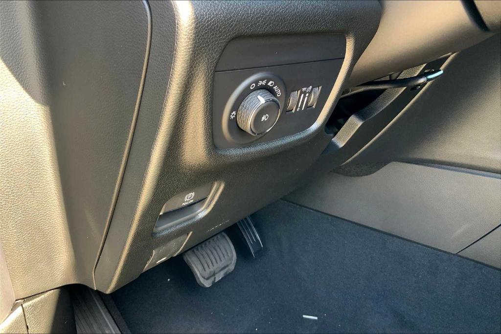 new 2025 Jeep Grand Cherokee L car, priced at $46,692