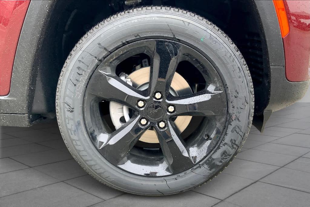 new 2025 Jeep Grand Cherokee car, priced at $39,675
