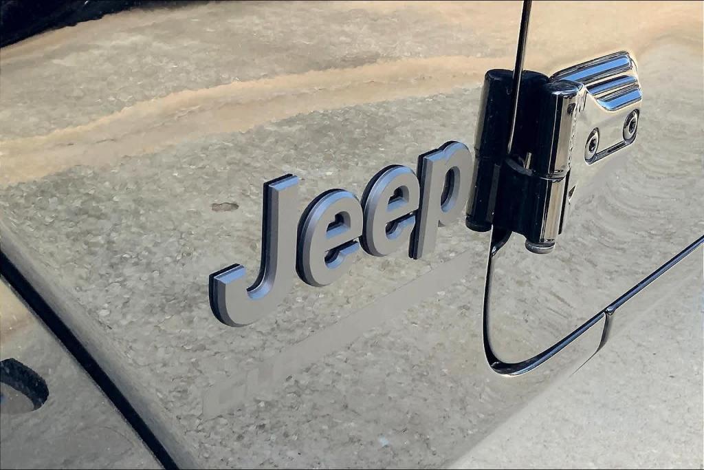 new 2024 Jeep Gladiator car, priced at $39,229