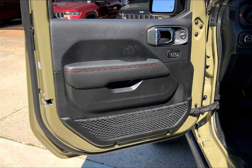 new 2025 Jeep Gladiator car, priced at $54,275
