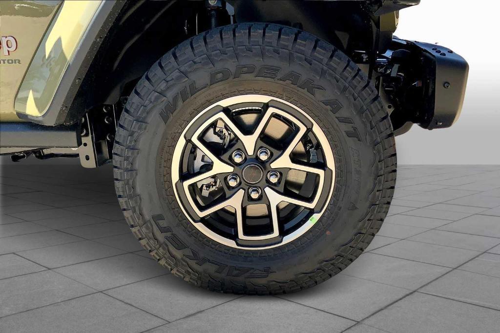 new 2025 Jeep Gladiator car, priced at $54,275