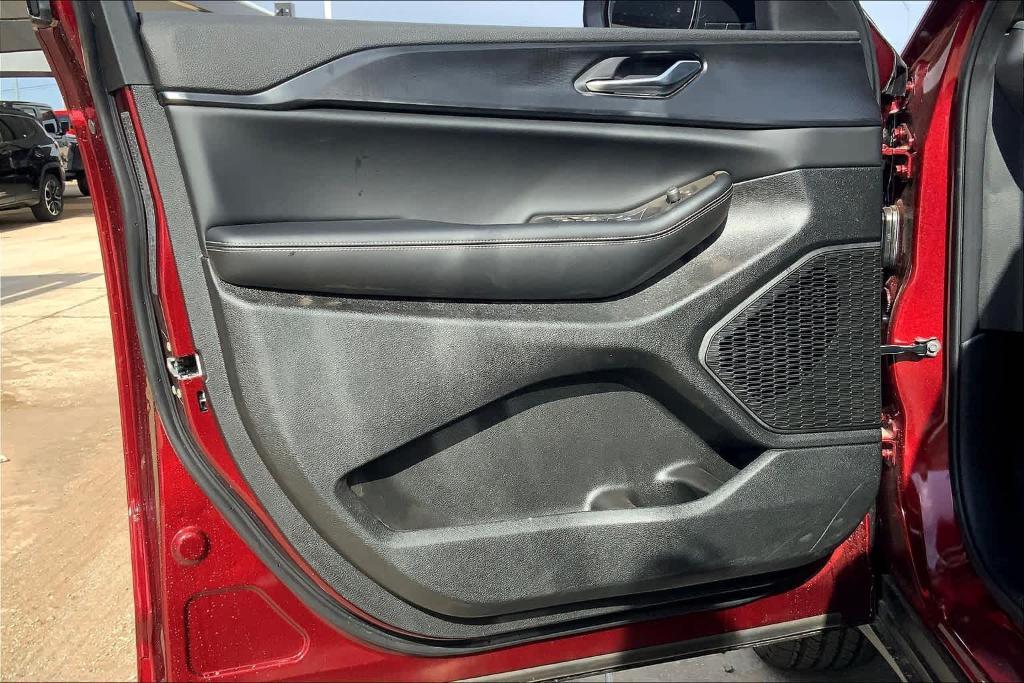 new 2025 Jeep Grand Cherokee car, priced at $34,920