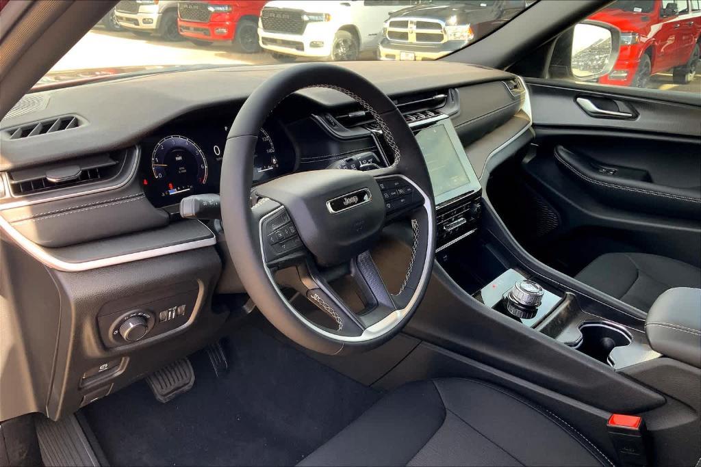 new 2025 Jeep Grand Cherokee car, priced at $34,920