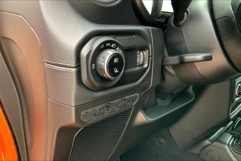 new 2025 Jeep Gladiator car, priced at $41,777