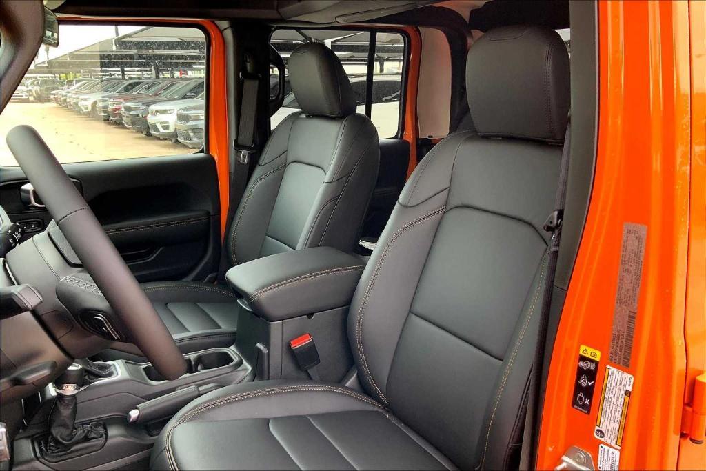 new 2025 Jeep Gladiator car, priced at $41,777