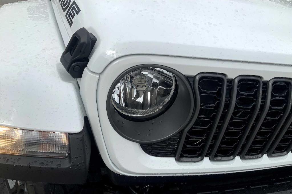 new 2025 Jeep Gladiator car, priced at $40,262