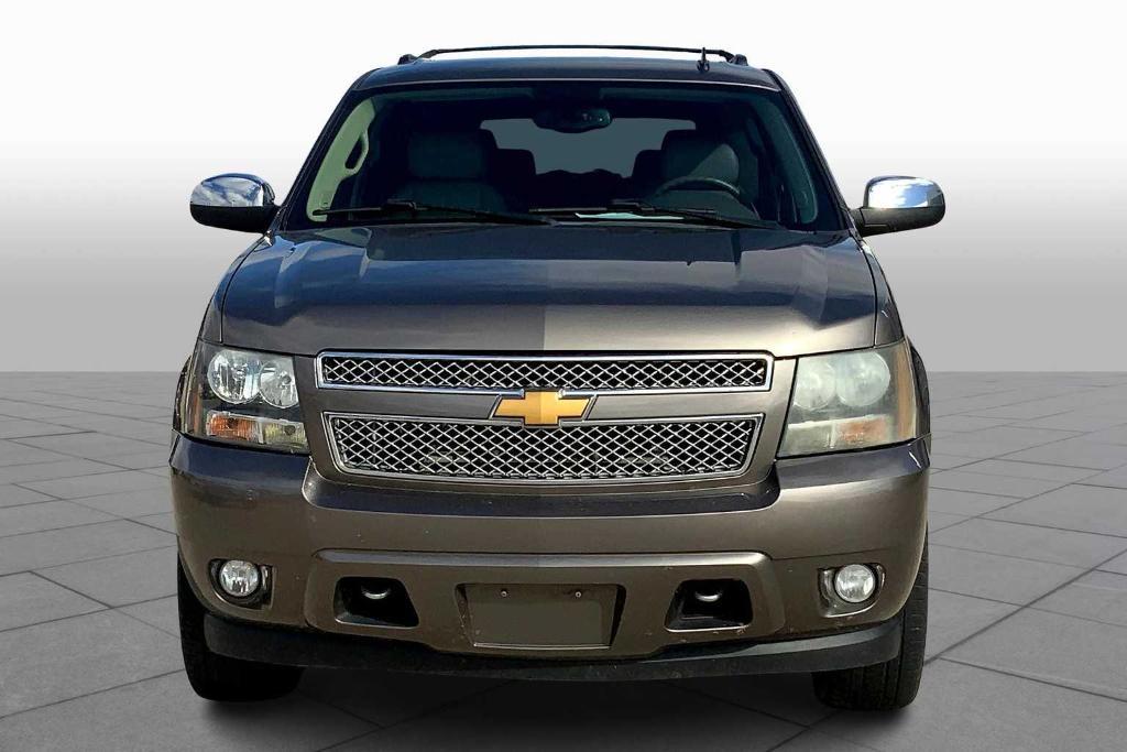 used 2012 Chevrolet Suburban car, priced at $9,500