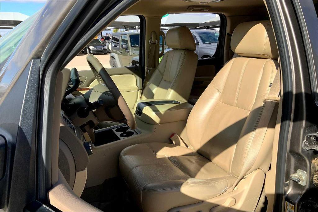 used 2012 Chevrolet Suburban car, priced at $9,500