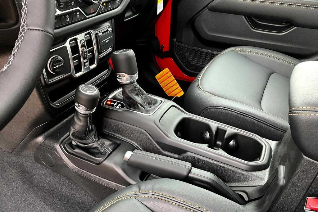 new 2025 Jeep Gladiator car, priced at $42,929