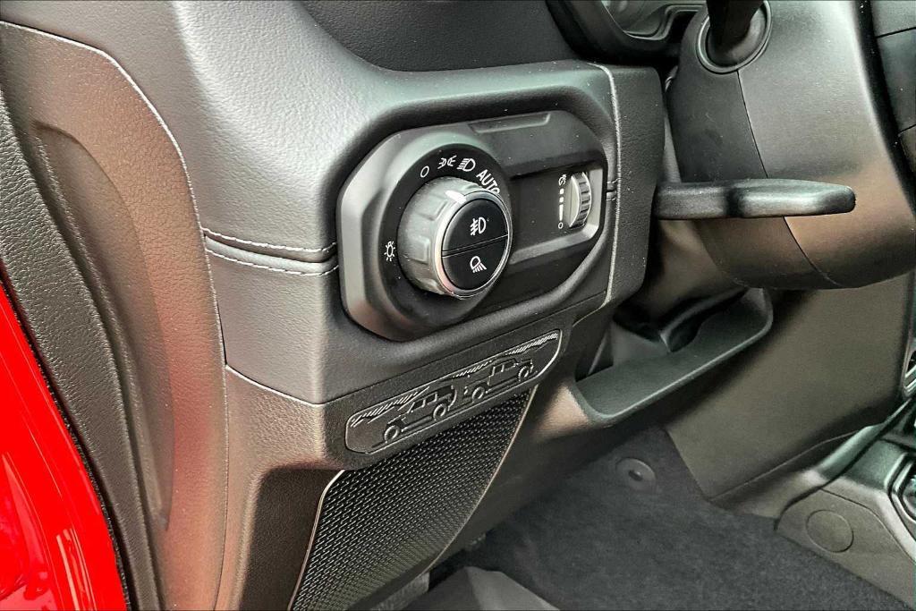 new 2025 Jeep Gladiator car, priced at $42,929