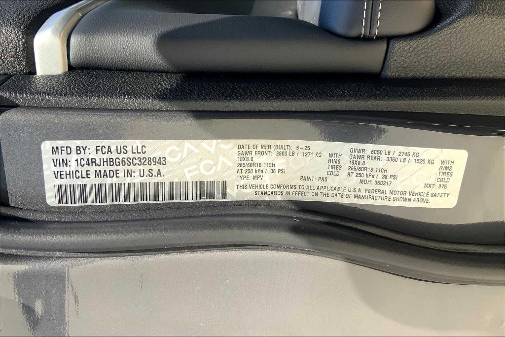 new 2025 Jeep Grand Cherokee car, priced at $39,612