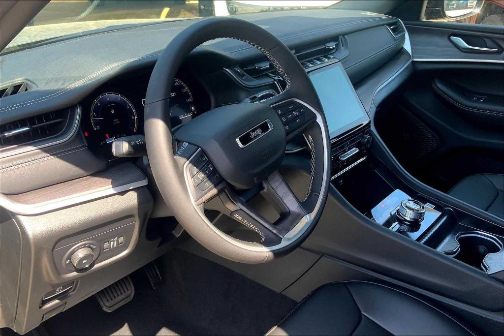 new 2025 Jeep Grand Cherokee car, priced at $39,612