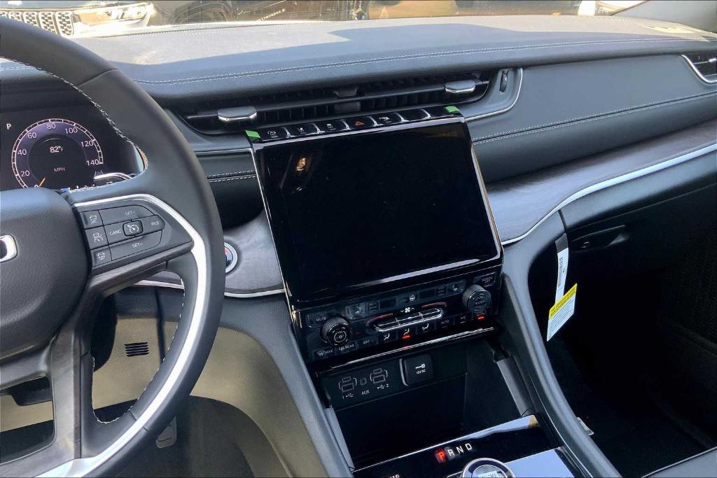 new 2025 Jeep Grand Cherokee car, priced at $39,612