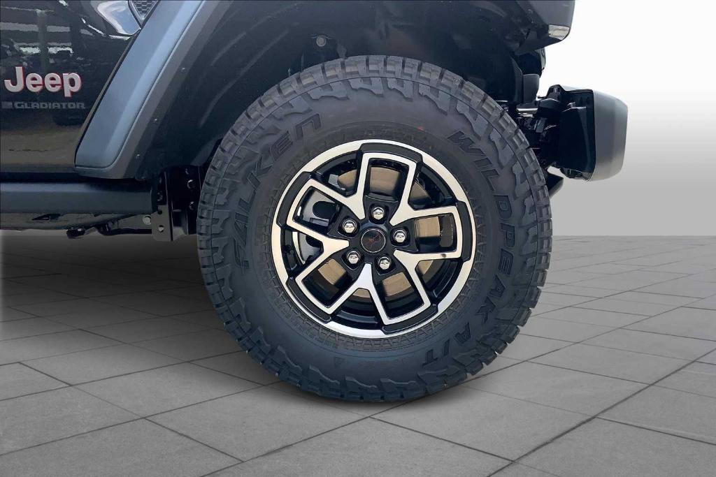 new 2025 Jeep Gladiator car, priced at $46,180