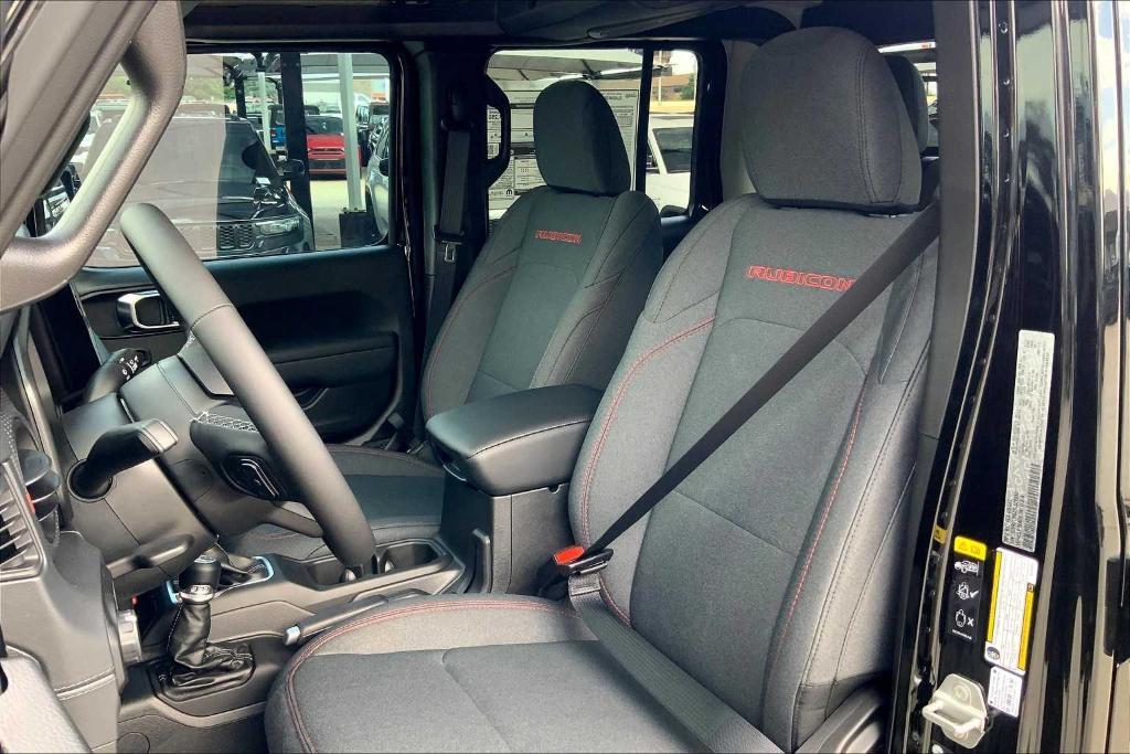 new 2025 Jeep Gladiator car, priced at $46,180