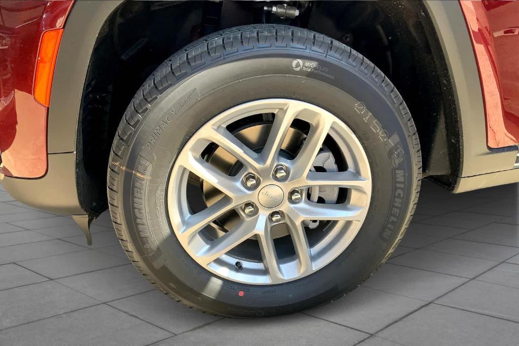 new 2025 Jeep Grand Cherokee car, priced at $34,175