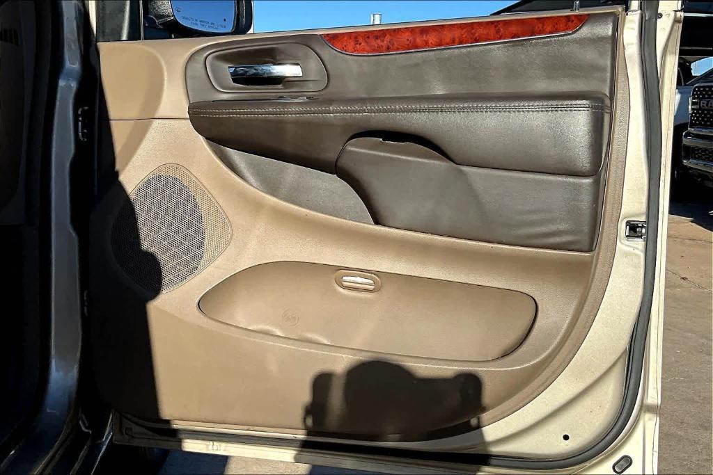 used 2014 Chrysler Town & Country car, priced at $5,995