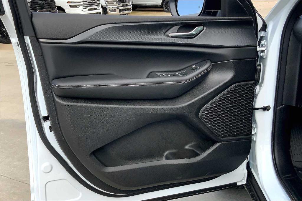 new 2025 Jeep Grand Cherokee L car, priced at $34,995