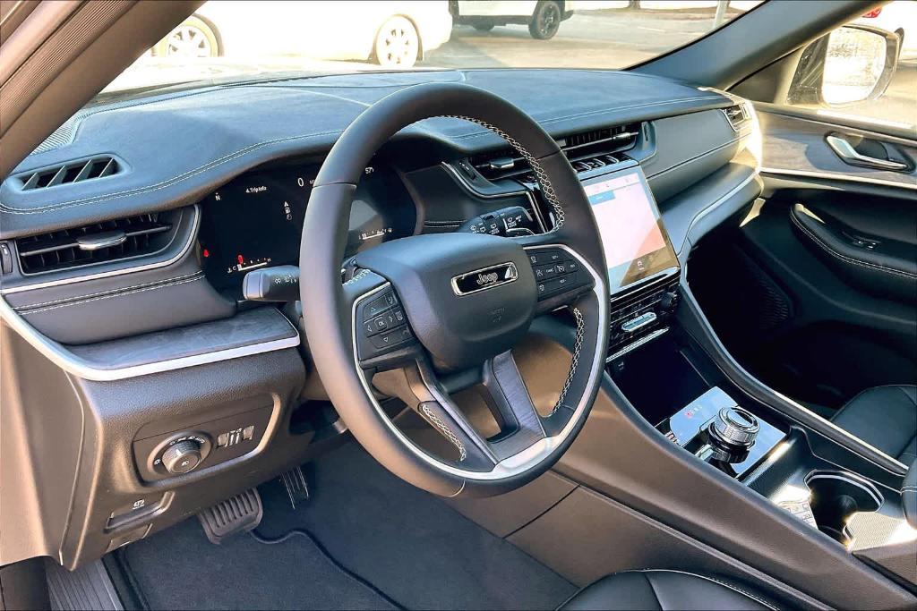 new 2025 Jeep Grand Cherokee car, priced at $47,499