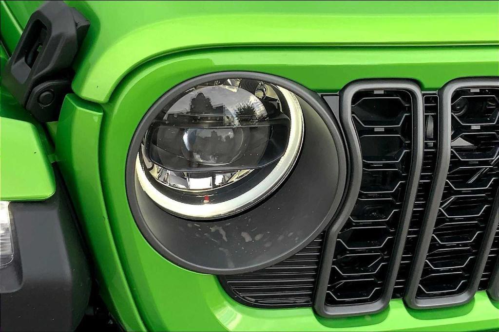 new 2025 Jeep Gladiator car, priced at $46,547