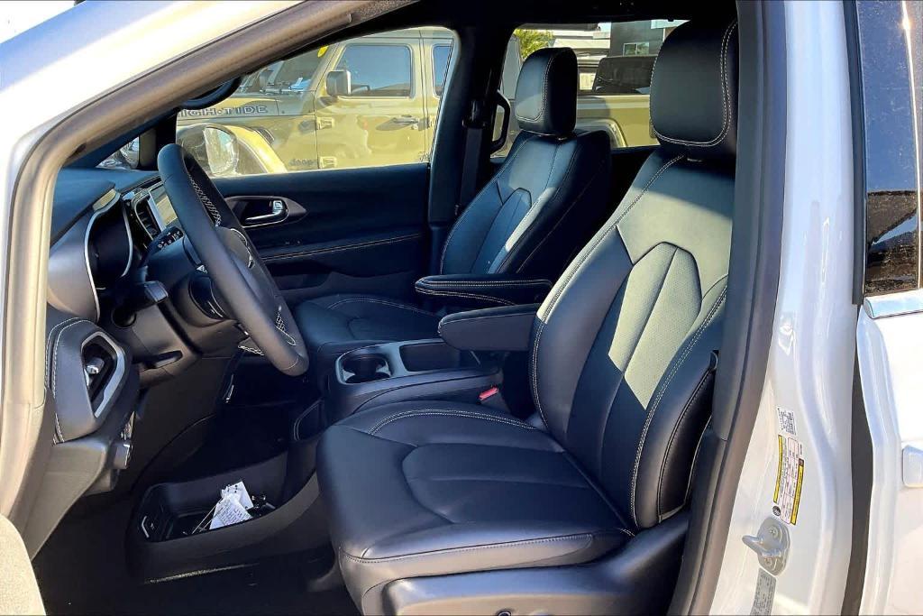 new 2026 Chrysler Pacifica car, priced at $37,465