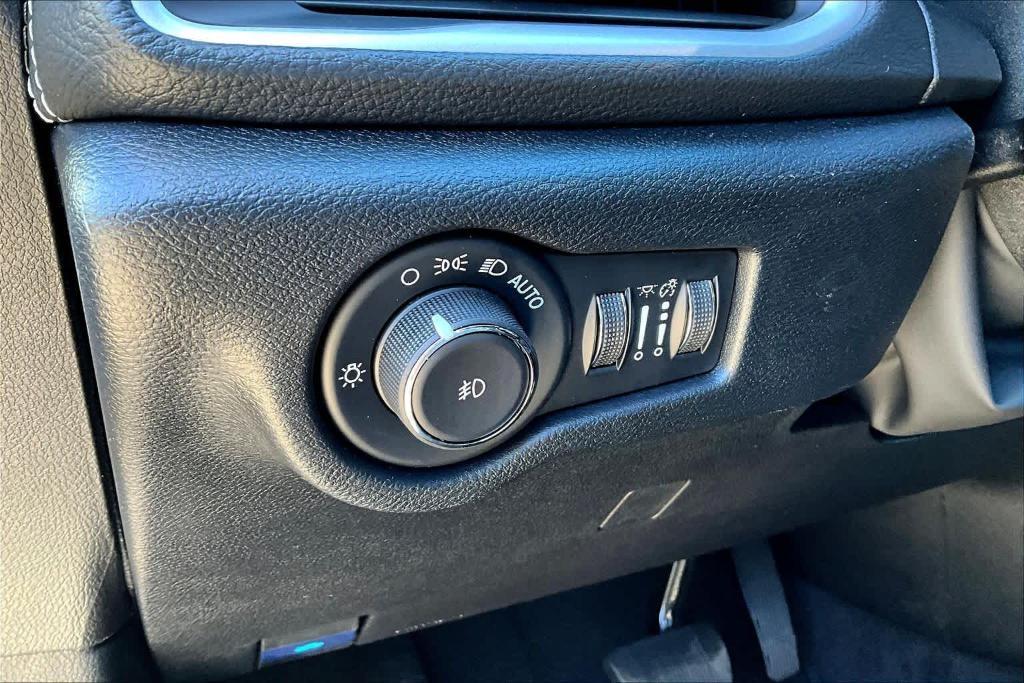 new 2026 Chrysler Pacifica car, priced at $37,465