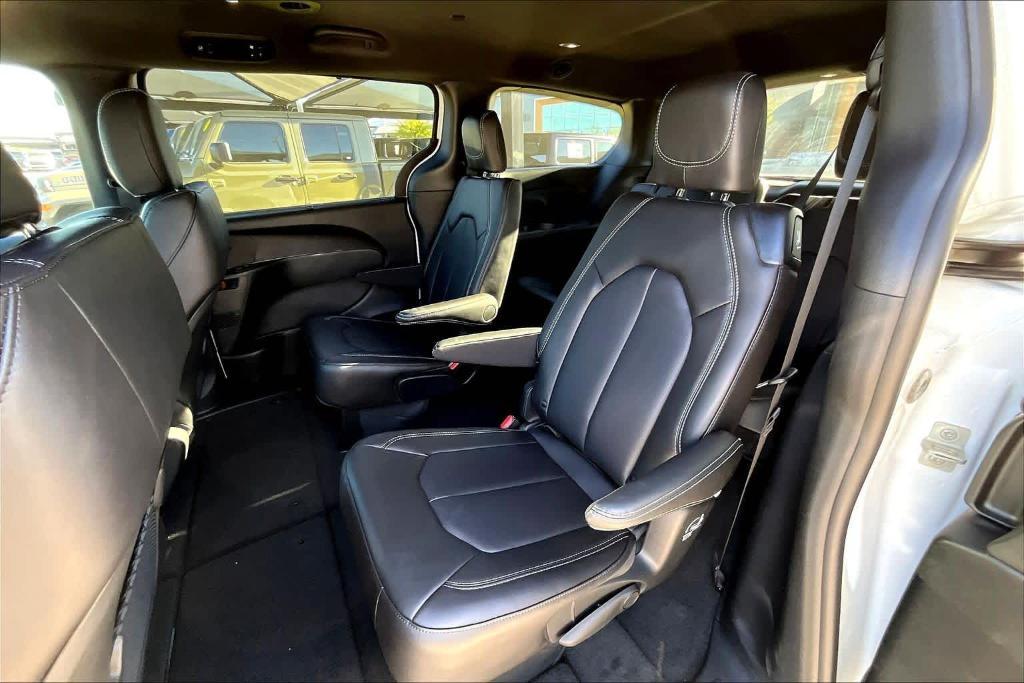 new 2026 Chrysler Pacifica car, priced at $37,465