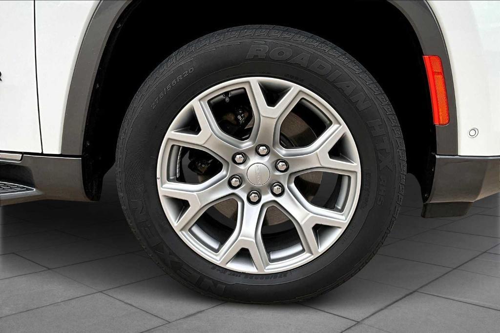 used 2022 Jeep Wagoneer car, priced at $35,791