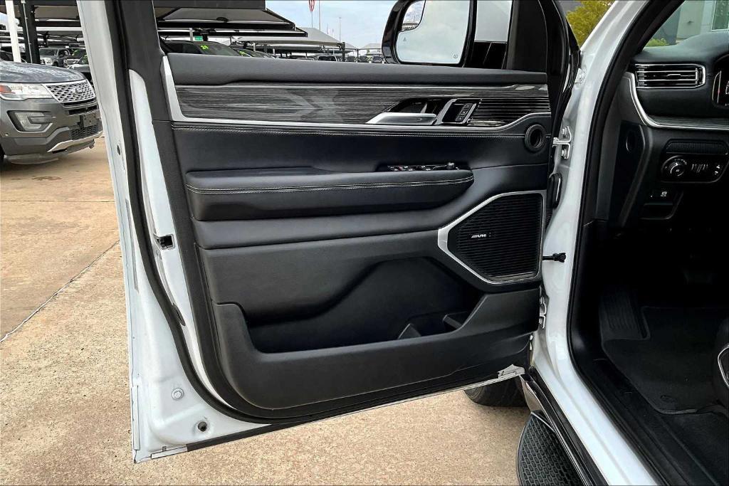 used 2022 Jeep Wagoneer car, priced at $35,791