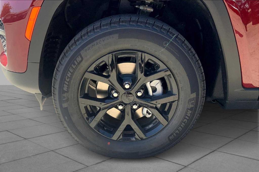 new 2025 Jeep Grand Cherokee car, priced at $35,730