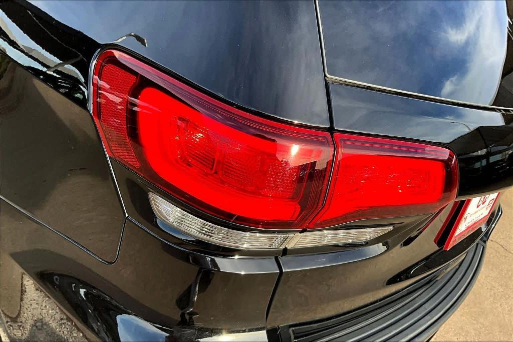 used 2018 Jeep Grand Cherokee car, priced at $17,587