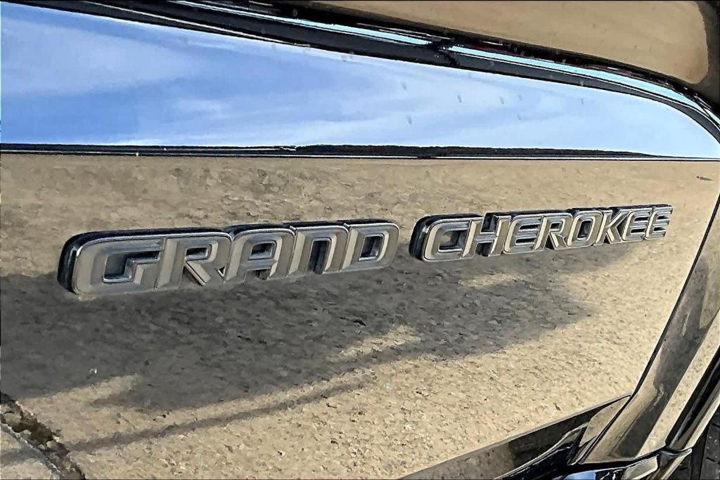 used 2018 Jeep Grand Cherokee car, priced at $17,587