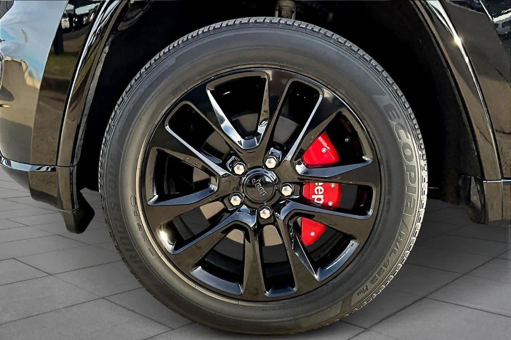 used 2018 Jeep Grand Cherokee car, priced at $17,587