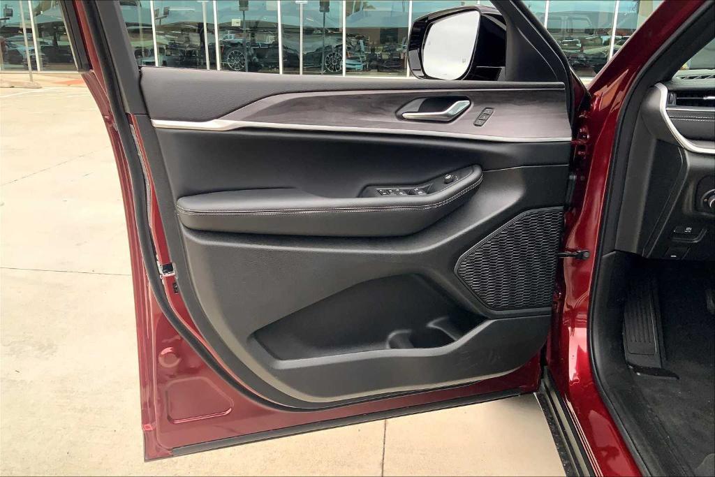 new 2025 Jeep Grand Cherokee L car, priced at $41,467