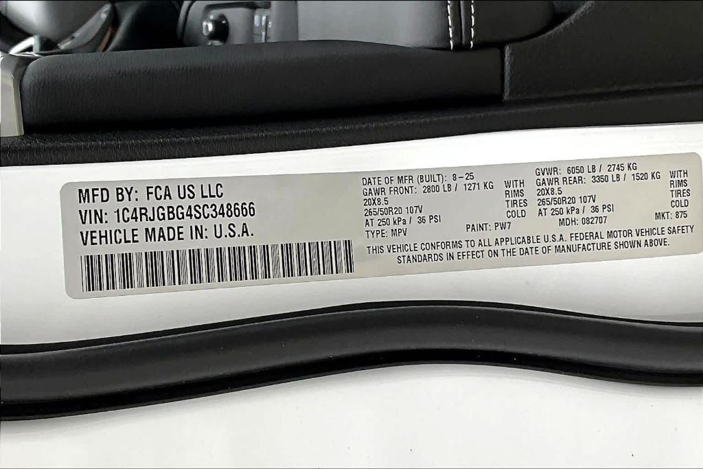 new 2025 Jeep Grand Cherokee car, priced at $40,486