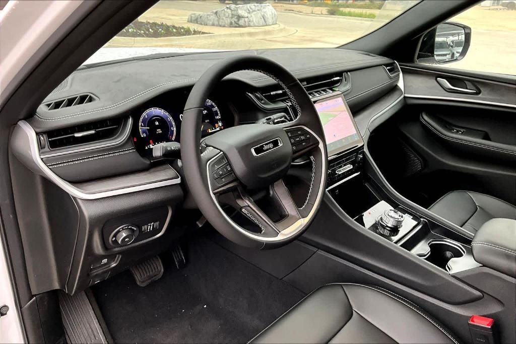 new 2025 Jeep Grand Cherokee car, priced at $40,486