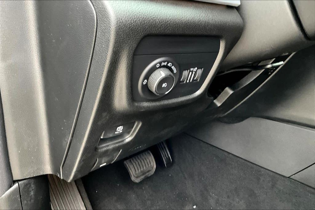 new 2025 Jeep Grand Cherokee car, priced at $40,486