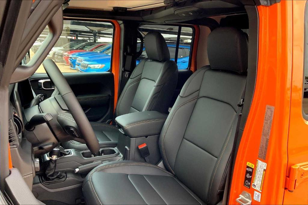 new 2025 Jeep Gladiator car, priced at $41,005