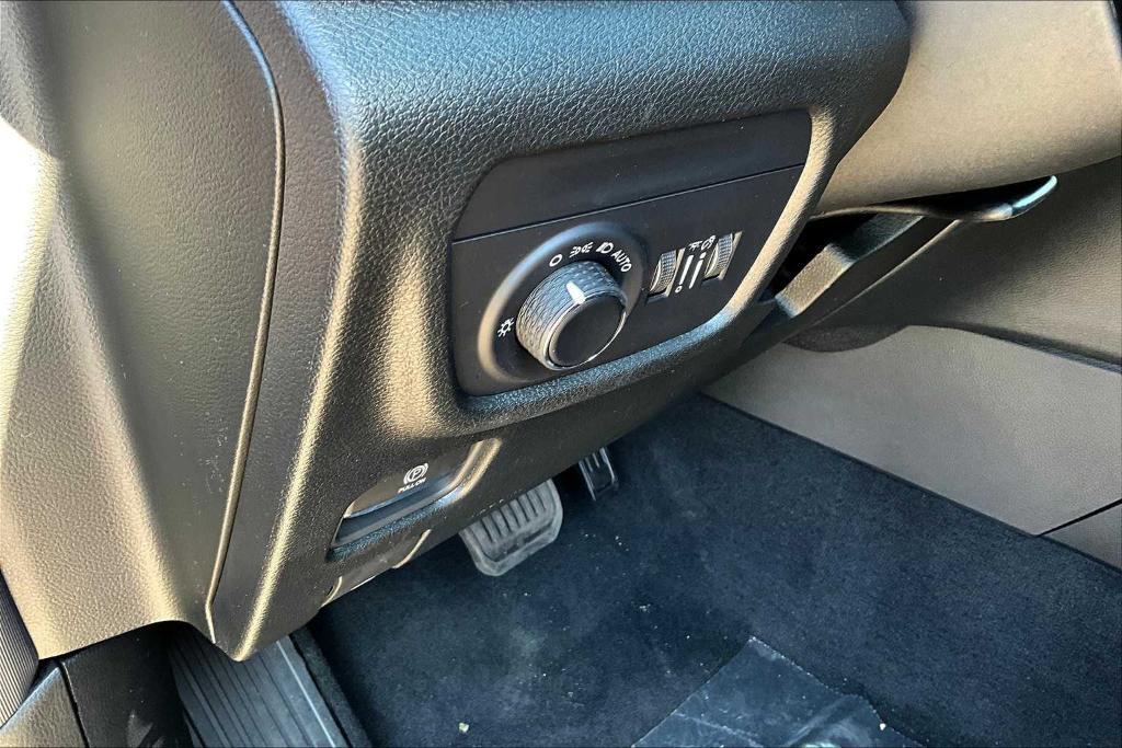 new 2025 Jeep Grand Cherokee car, priced at $41,136