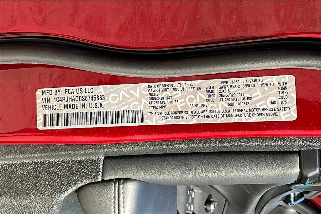 new 2025 Jeep Grand Cherokee car, priced at $41,136