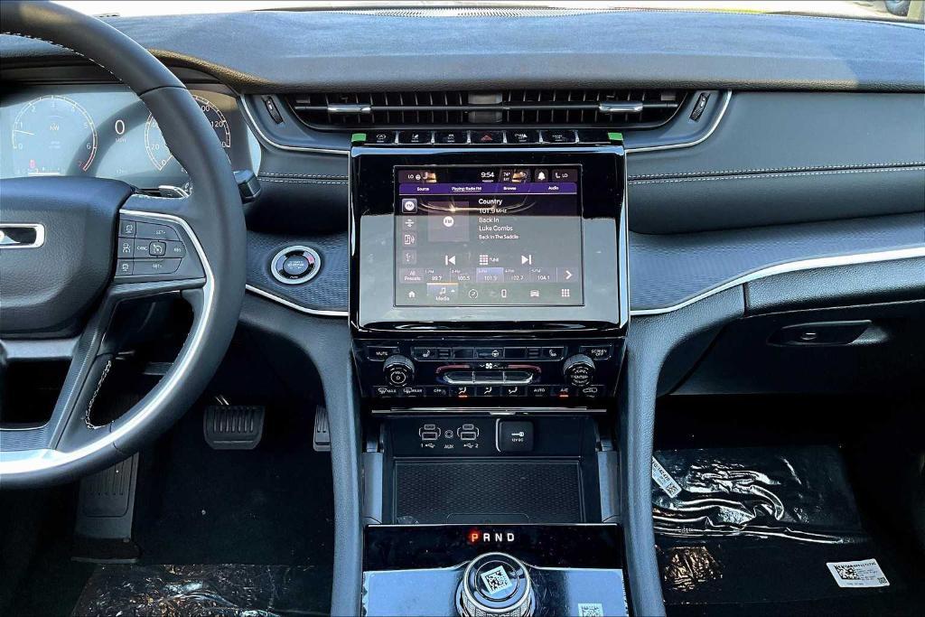 new 2025 Jeep Grand Cherokee car, priced at $41,136