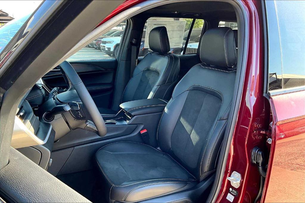 new 2025 Jeep Grand Cherokee car, priced at $41,136