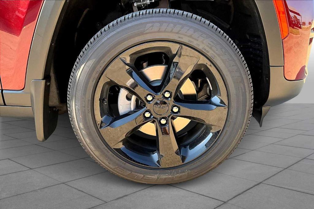 new 2025 Jeep Grand Cherokee car, priced at $41,136