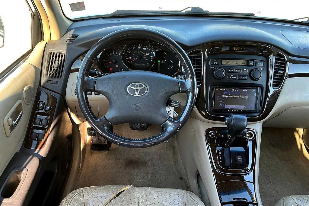 used 2002 Toyota Highlander car, priced at $3,997
