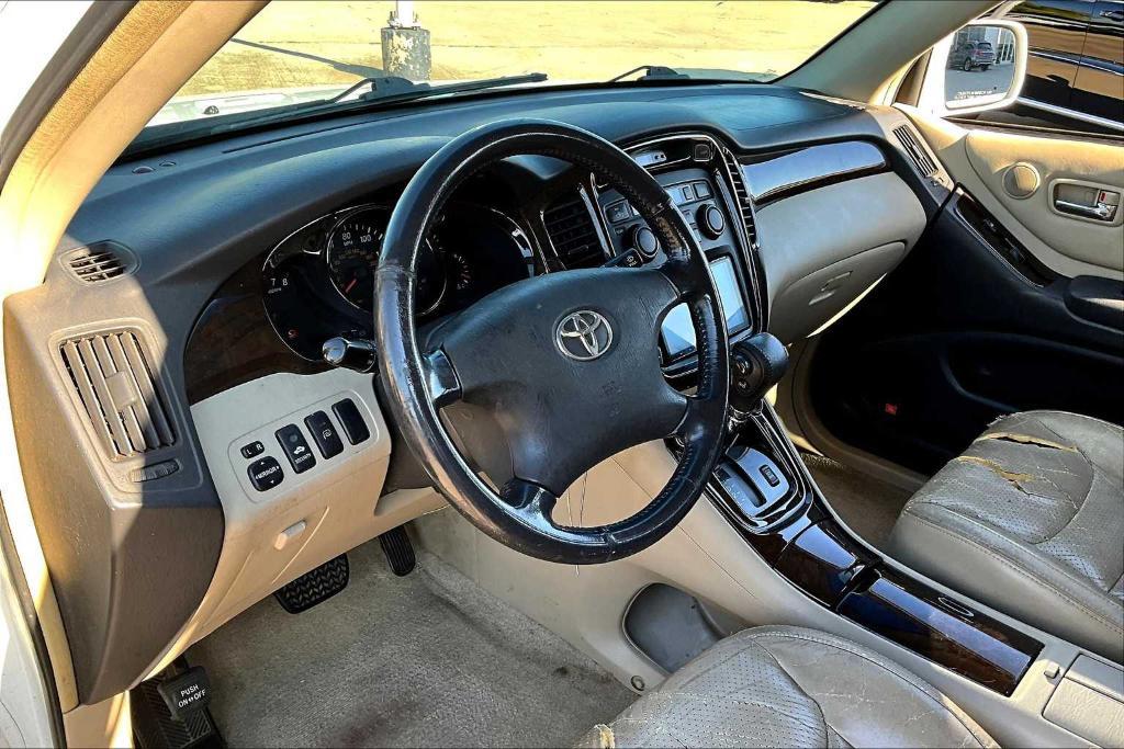 used 2002 Toyota Highlander car, priced at $3,997