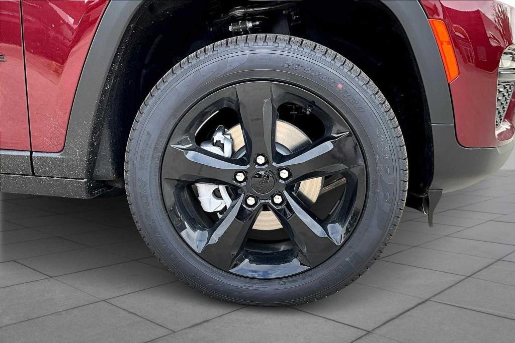 new 2025 Jeep Grand Cherokee car, priced at $43,889