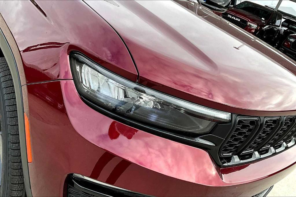 new 2025 Jeep Grand Cherokee car, priced at $43,889