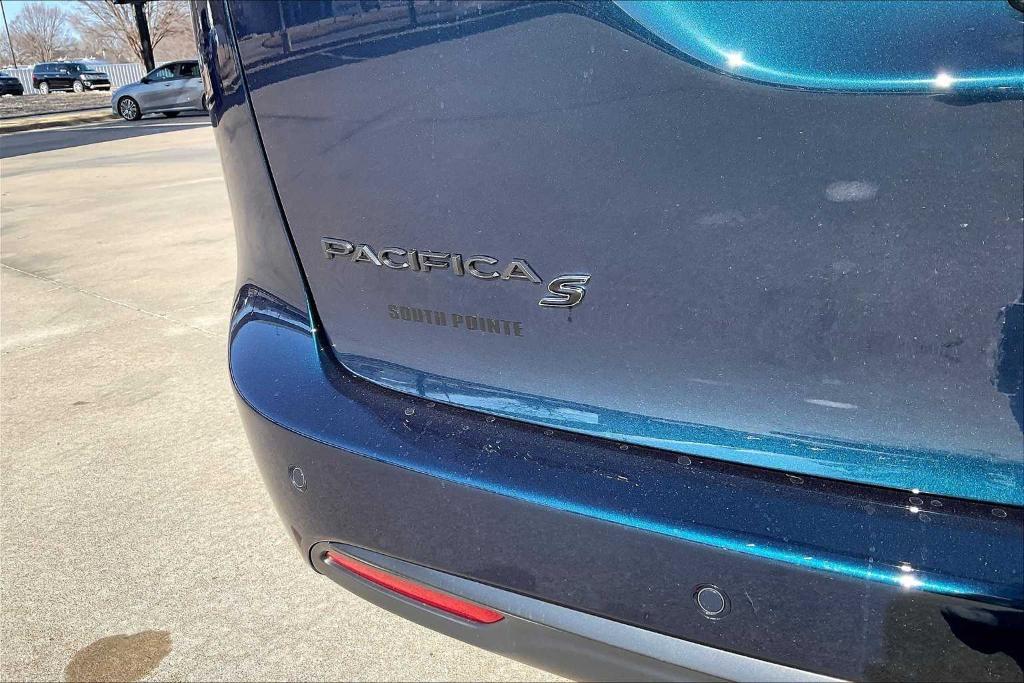 new 2025 Chrysler Pacifica car, priced at $46,800